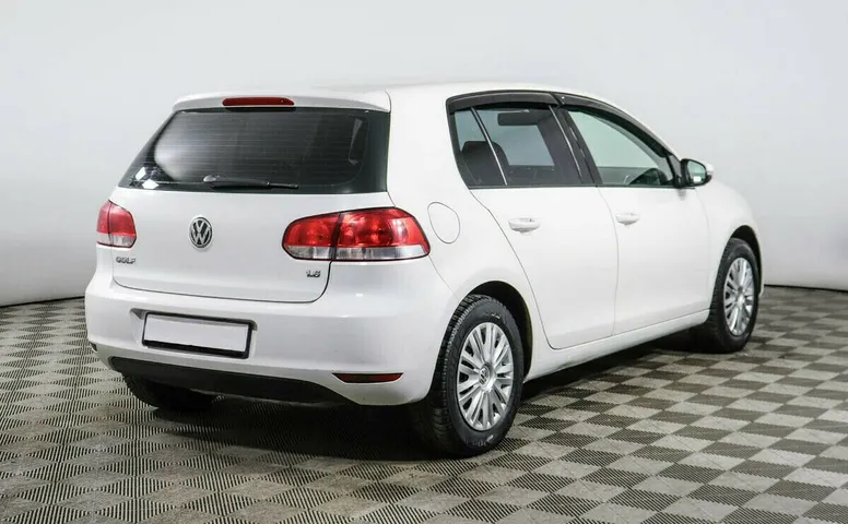 Volkswagen Golf VI