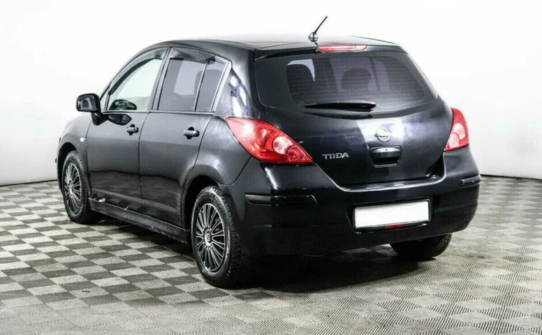 Nissan Tiida 1.6 Автомат