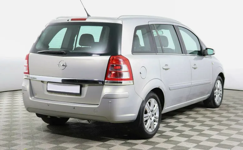 Opel Zafira B Рестайлинг