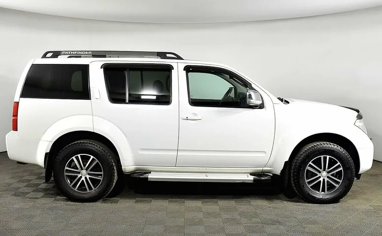 Nissan Pathfinder III