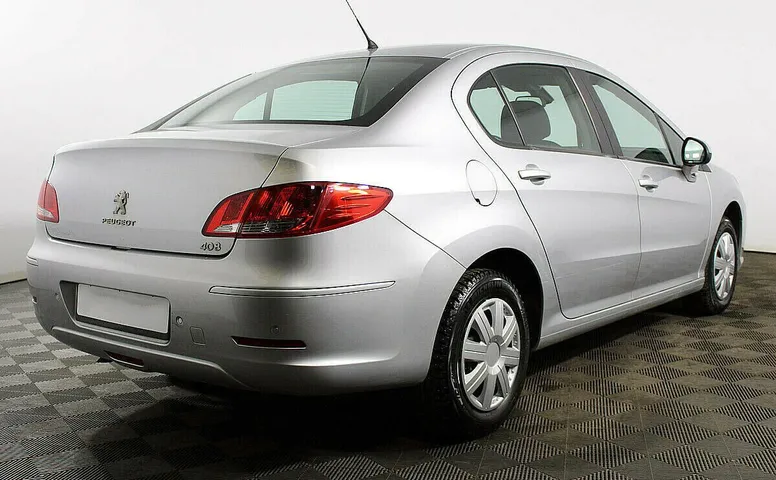 Peugeot 408