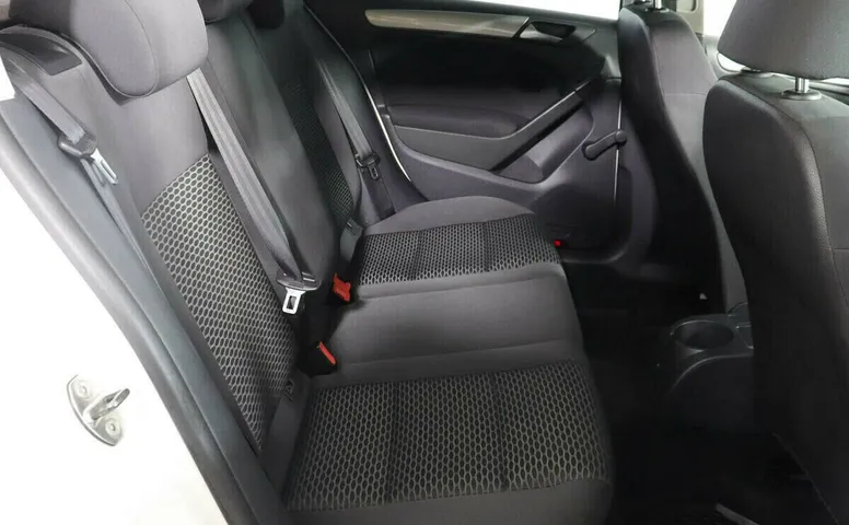 Volkswagen Golf VI