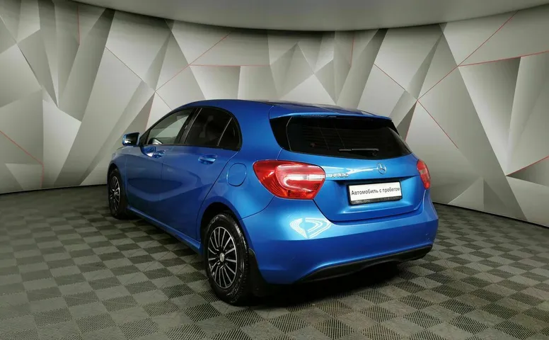 Mercedes-Benz A-Класс 180 7G-DCT (122 л.с.) Синий