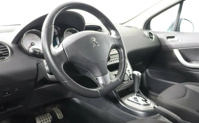 Peugeot 408 I