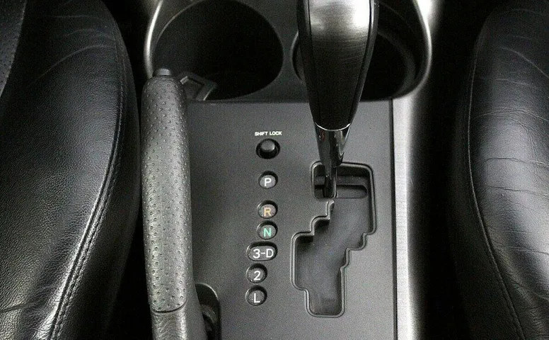 Toyota RAV4 2.4 Автомат