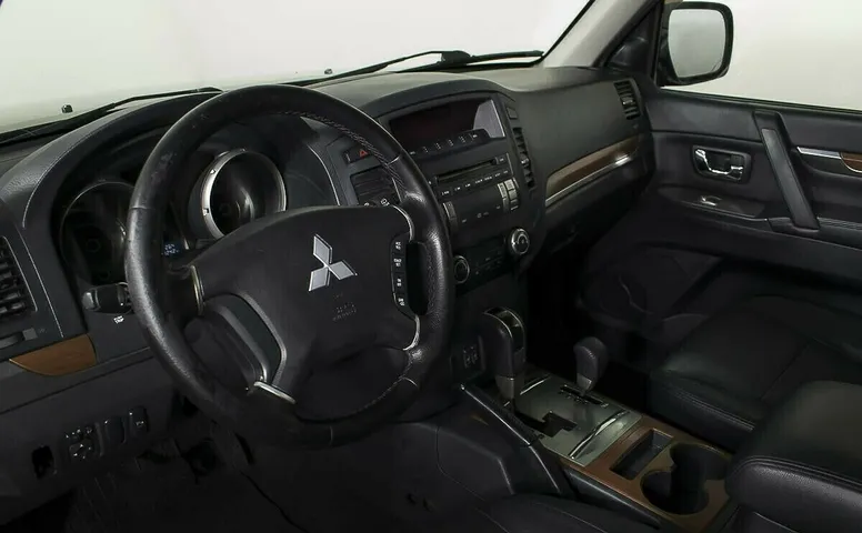 Mitsubishi Pajero IV