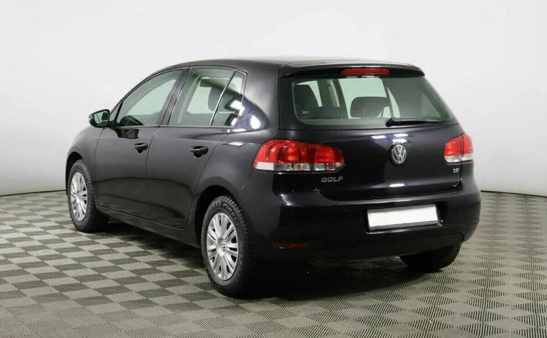 Volkswagen Golf 1.6 Робот