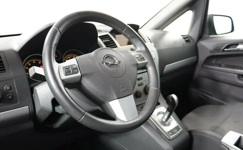 Opel Zafira B Рестайлинг