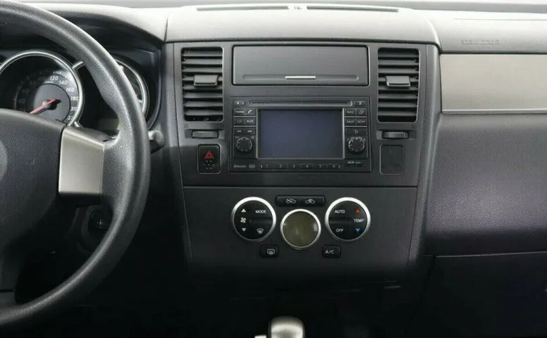 Nissan Tiida 1.6 Автомат