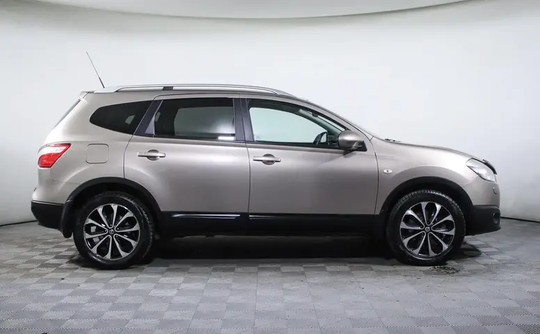 Nissan Qashqai+2