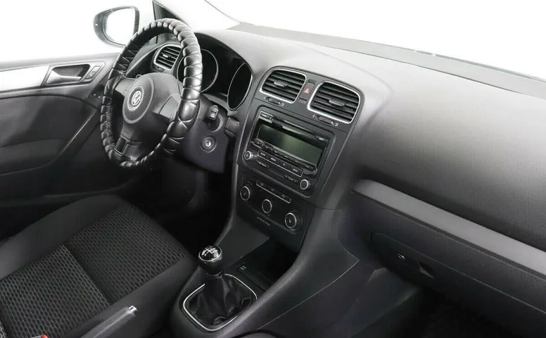 Volkswagen Golf VI