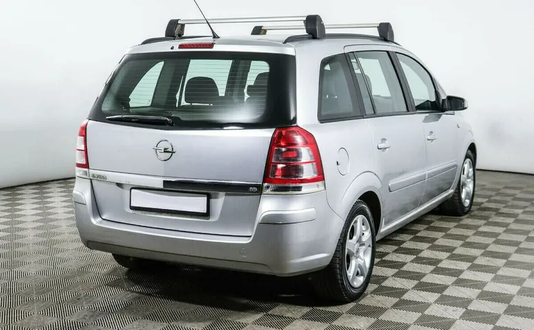Opel Zafira B Рестайлинг