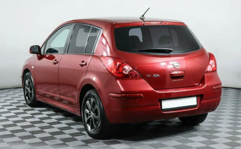 Nissan Tiida 1.6 Автомат