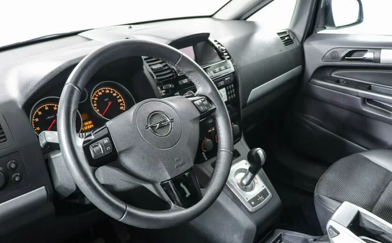 Opel Zafira B Рестайлинг