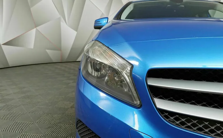 Mercedes-Benz A-Класс 180 7G-DCT (122 л.с.) Синий