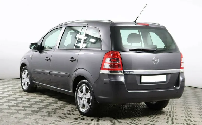 Opel Zafira B Рестайлинг
