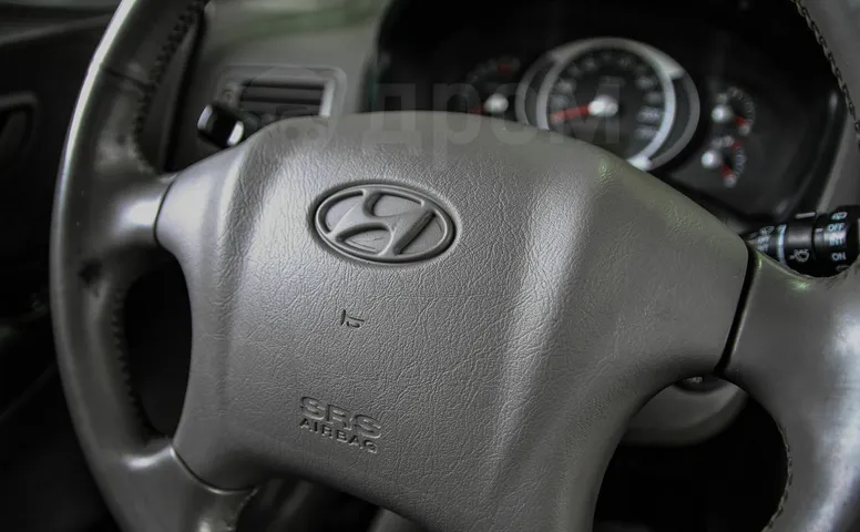 Hyundai Tucson, 1 поколение