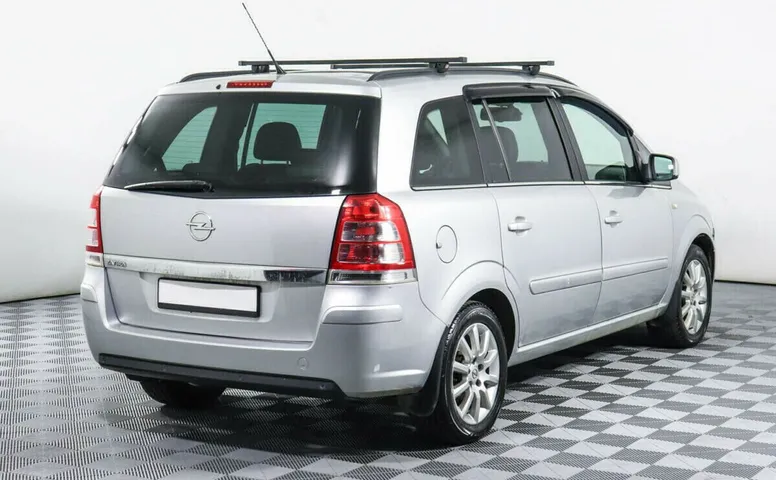 Opel Zafira B Рестайлинг
