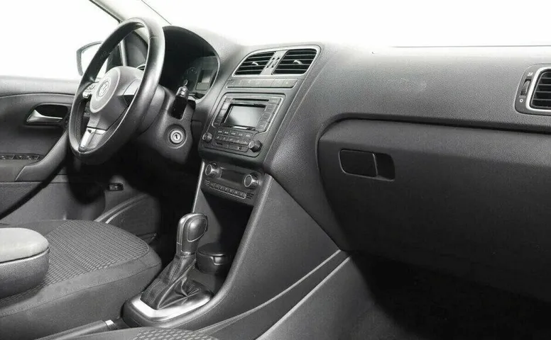 Volkswagen Polo 1.6 Автомат