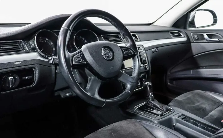 Skoda superb робот 2014 с пробегом 84 756 км