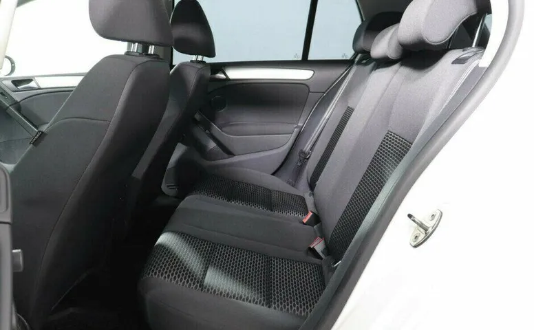 Volkswagen Golf 1.2 Робот