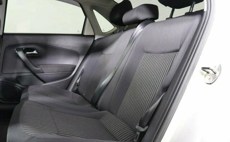 Volkswagen Polo 1.6 Автомат