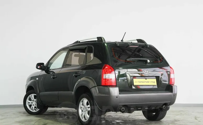 Hyundai Tucson, 1 поколение