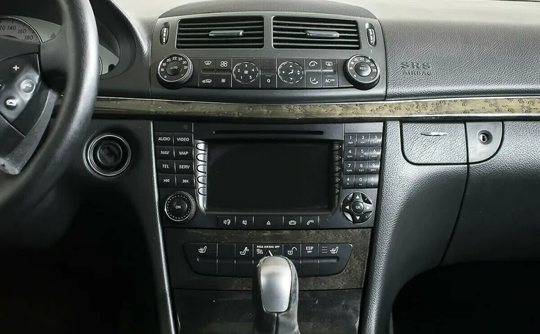 Mercedes-Benz E-Класс III (W211, S211)