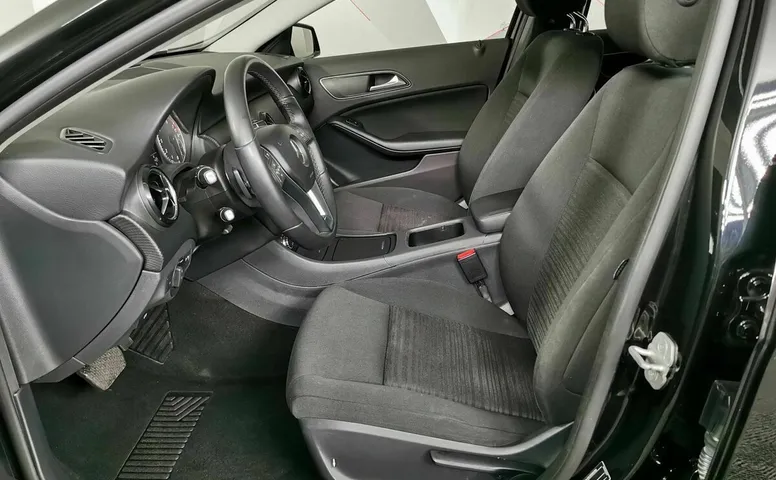 Mercedes-Benz A-Класс 180 7G-DCT (122 л.с.) Особая серия Черный