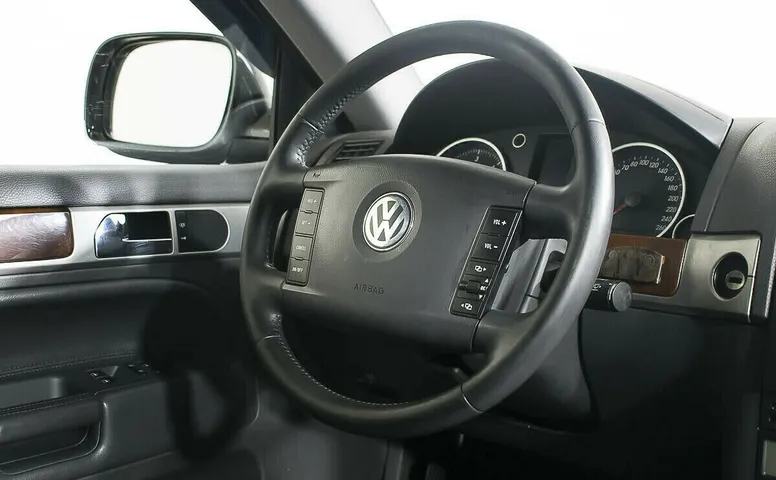 Volkswagen Touareg I