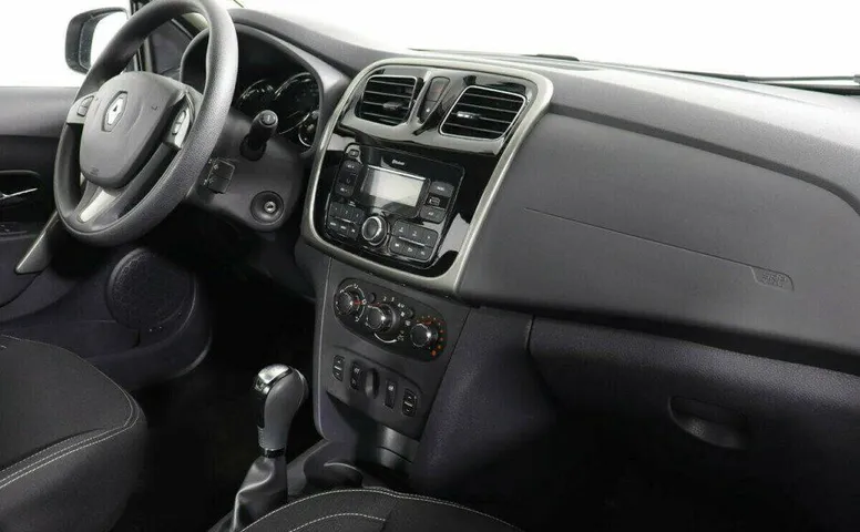 Renault Logan 1.6 Автомат
