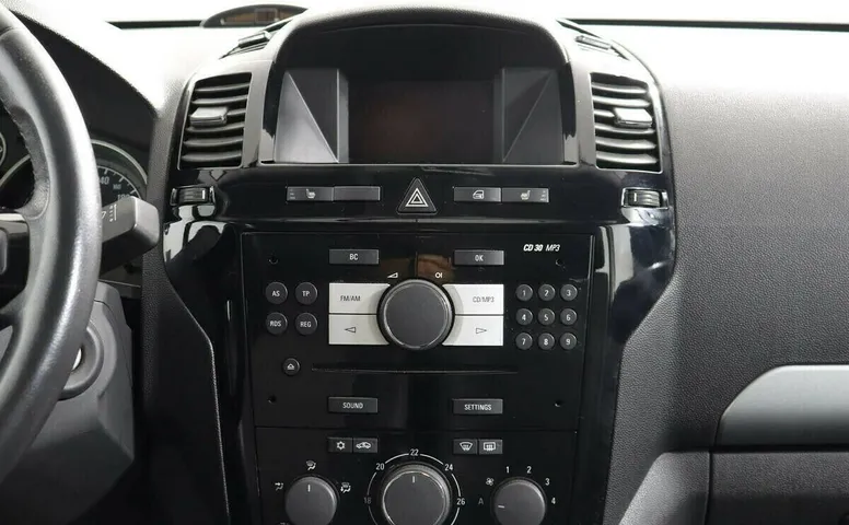 Opel Zafira B Рестайлинг