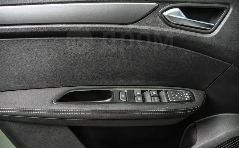 Renault Arkana, 1 поколение
