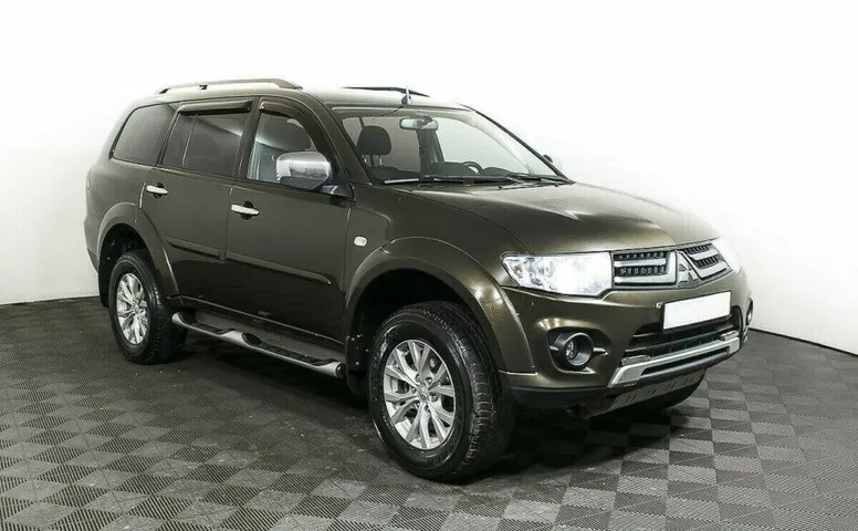 Mitsubishi Pajero Sport 2.5 Автомат