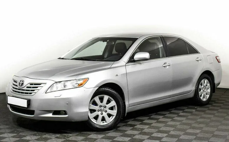 Toyota Camry 2.4 Автомат