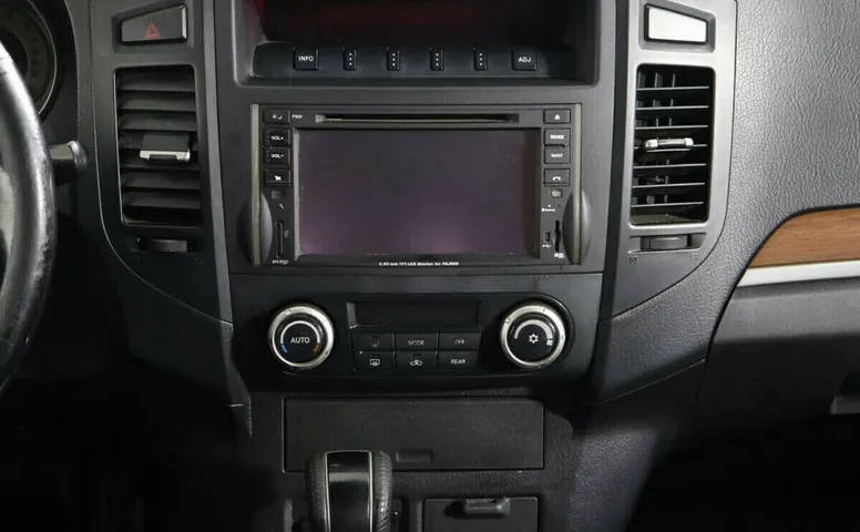 Mitsubishi Pajero IV