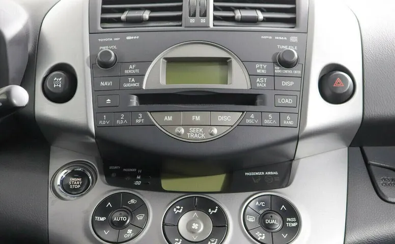 Toyota RAV4 III (XA30)