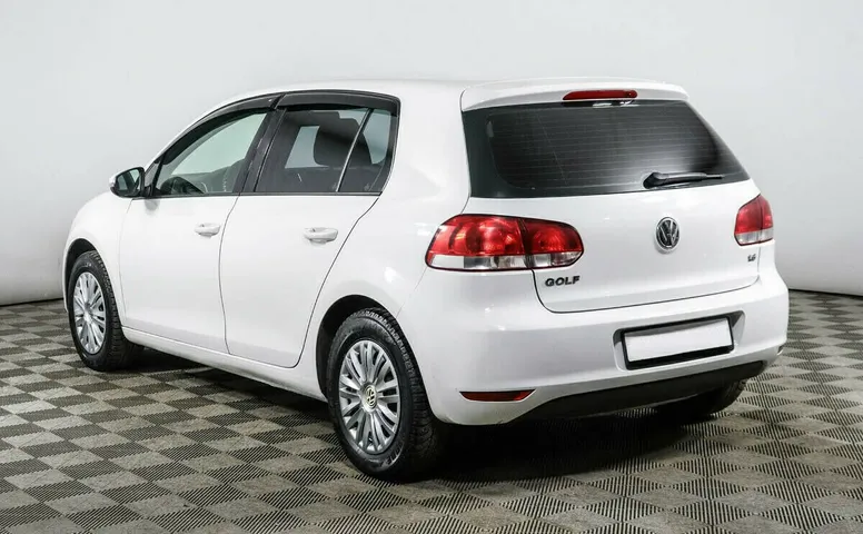 Volkswagen Golf VI