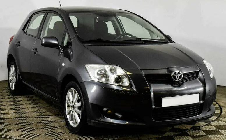 Toyota Auris 1.6 Робот