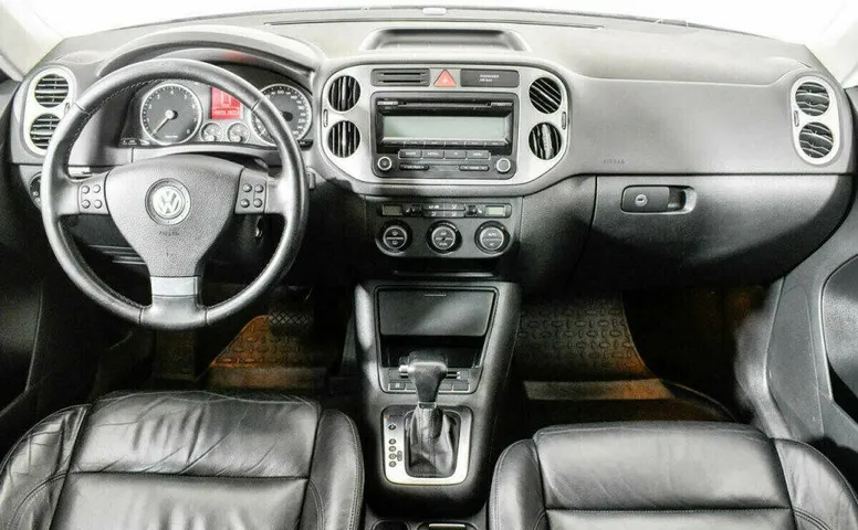 Volkswagen Tiguan 2.0 Автомат