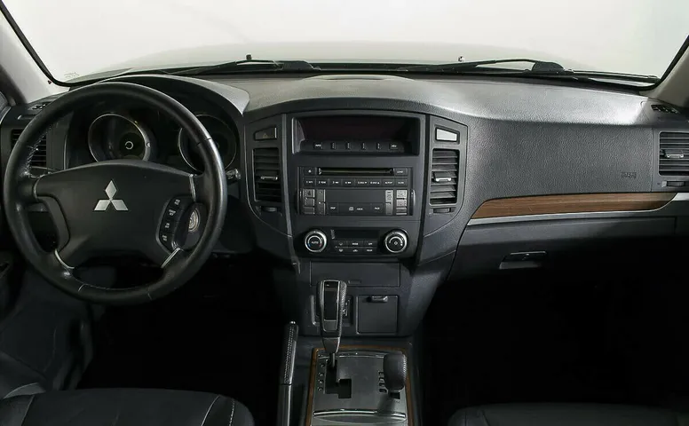 Mitsubishi Pajero IV