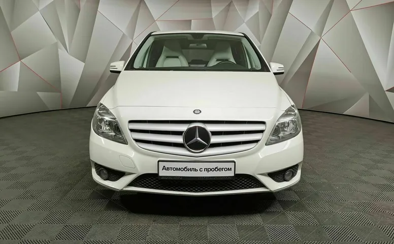 Mercedes-Benz B-Класс B 180 BlueEfficiency 7G-DCT (122 л.с.) Белый