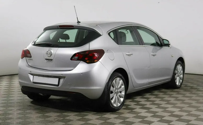 Opel Astra J