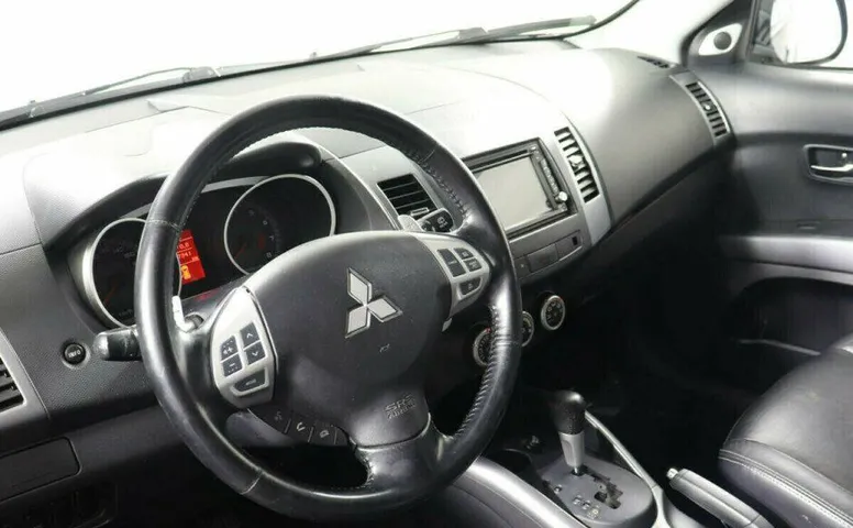 Mitsubishi Outlander 2.4 Вариатор