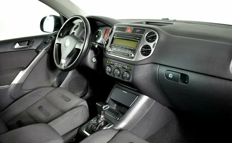 Volkswagen Tiguan 2.0 Автомат