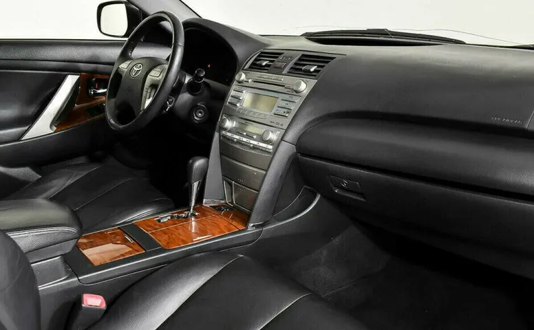 Toyota Camry 2.4 Автомат