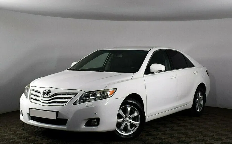 Toyota Camry 2.4 Автомат
