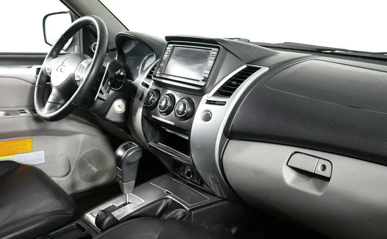 Mitsubishi Pajero Sport II