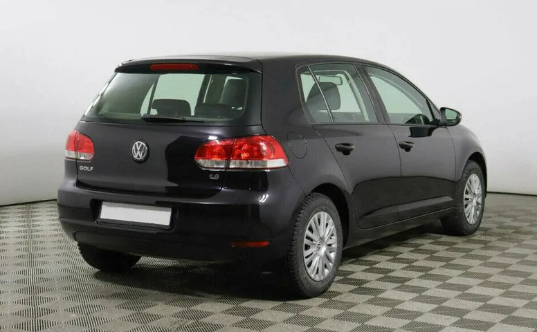 Volkswagen Golf 1.6 Робот