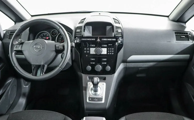 Opel Zafira B Рестайлинг